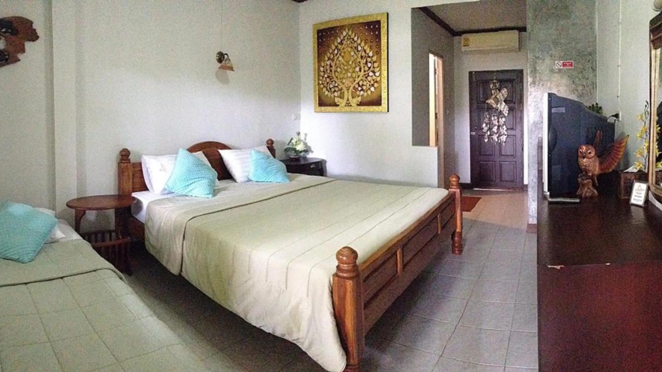 Baan Sala Lung Dam Hotel