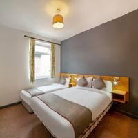 Alumhurst Hotel