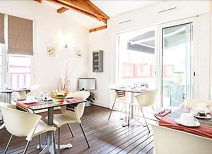 Ruokailuhuone Valokuva