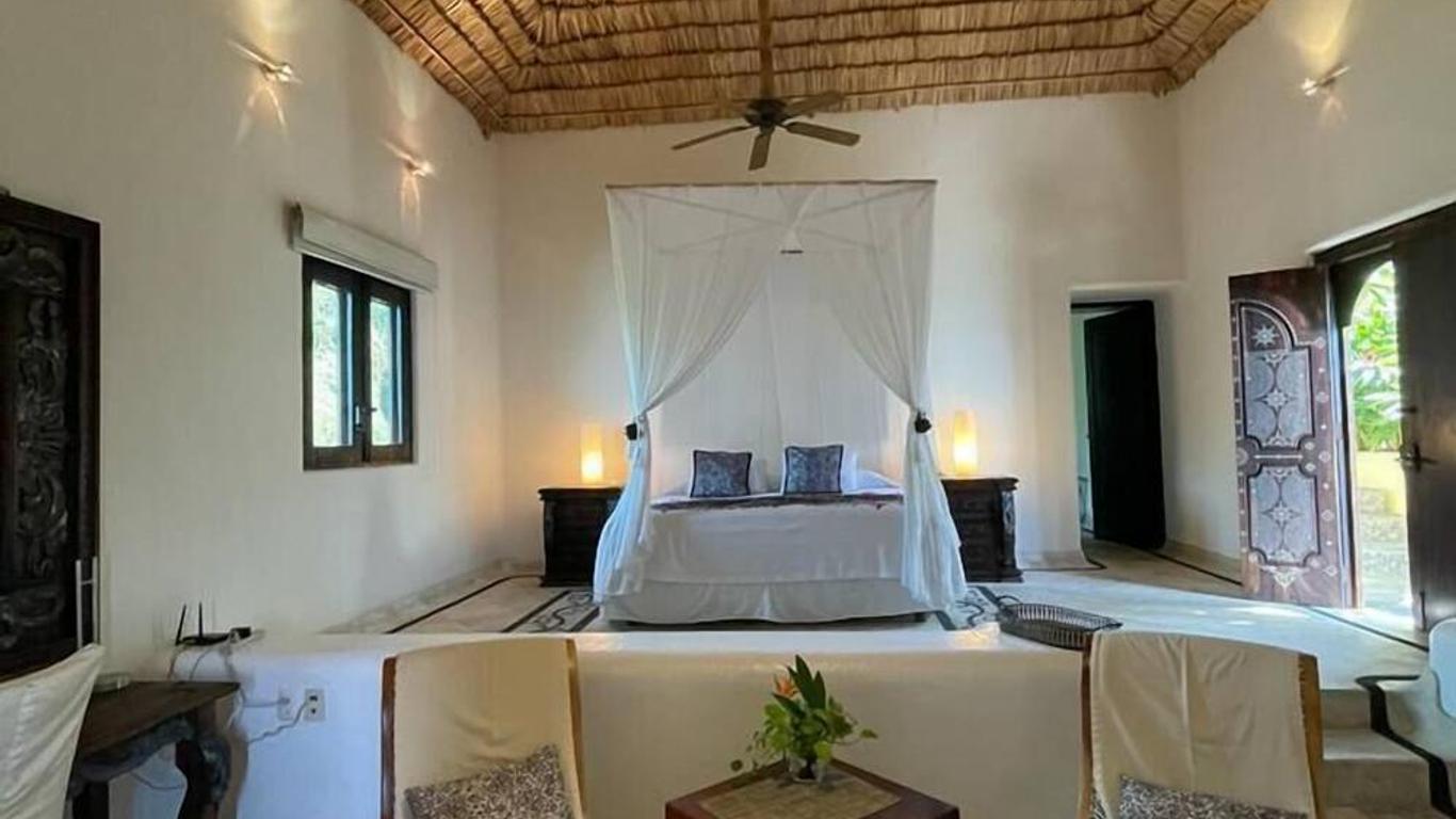 Tentaciones Hotel & Lounge Pool - Adults Only