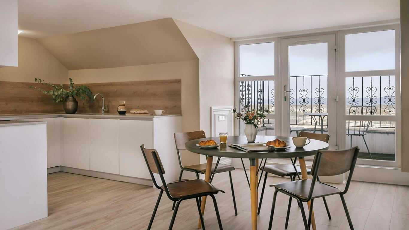 Sonder Royal Garden Apartments New Town