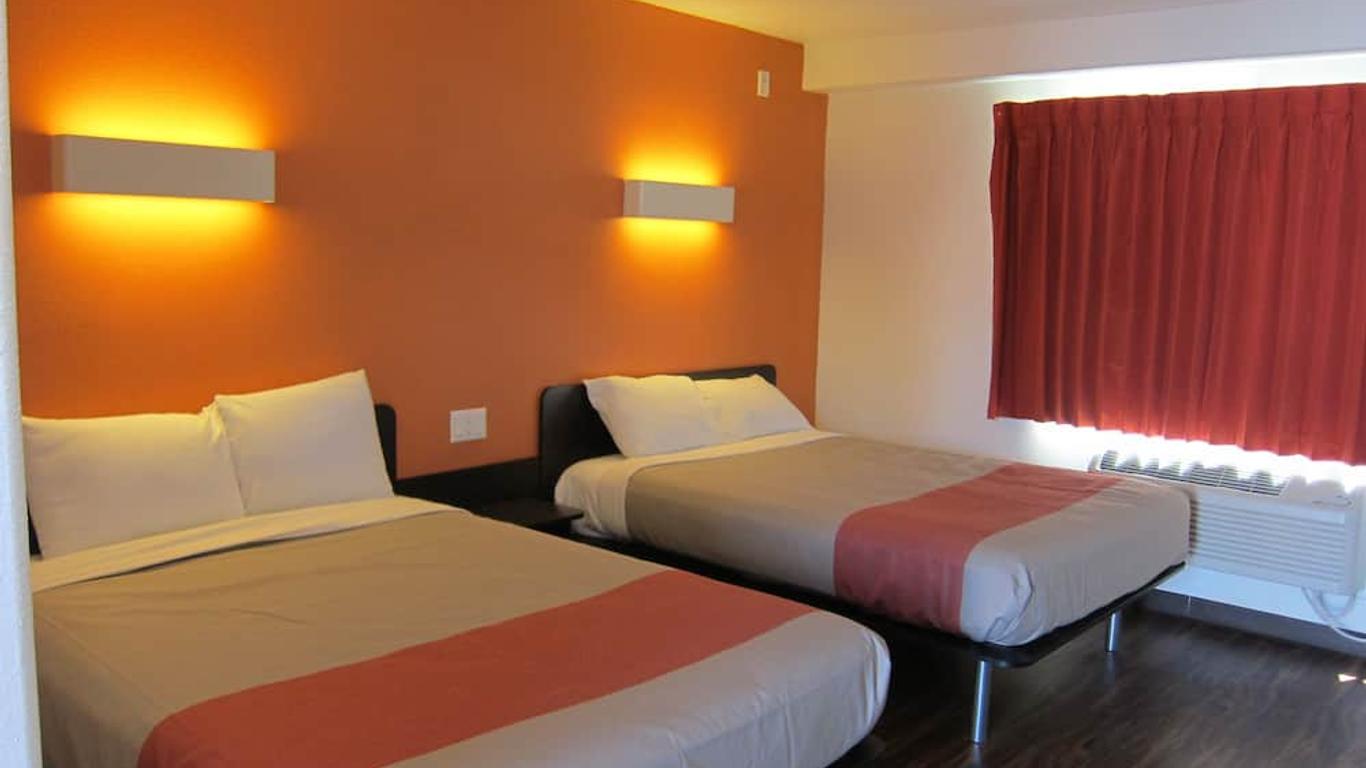 Motel 6 Oceanside Marina