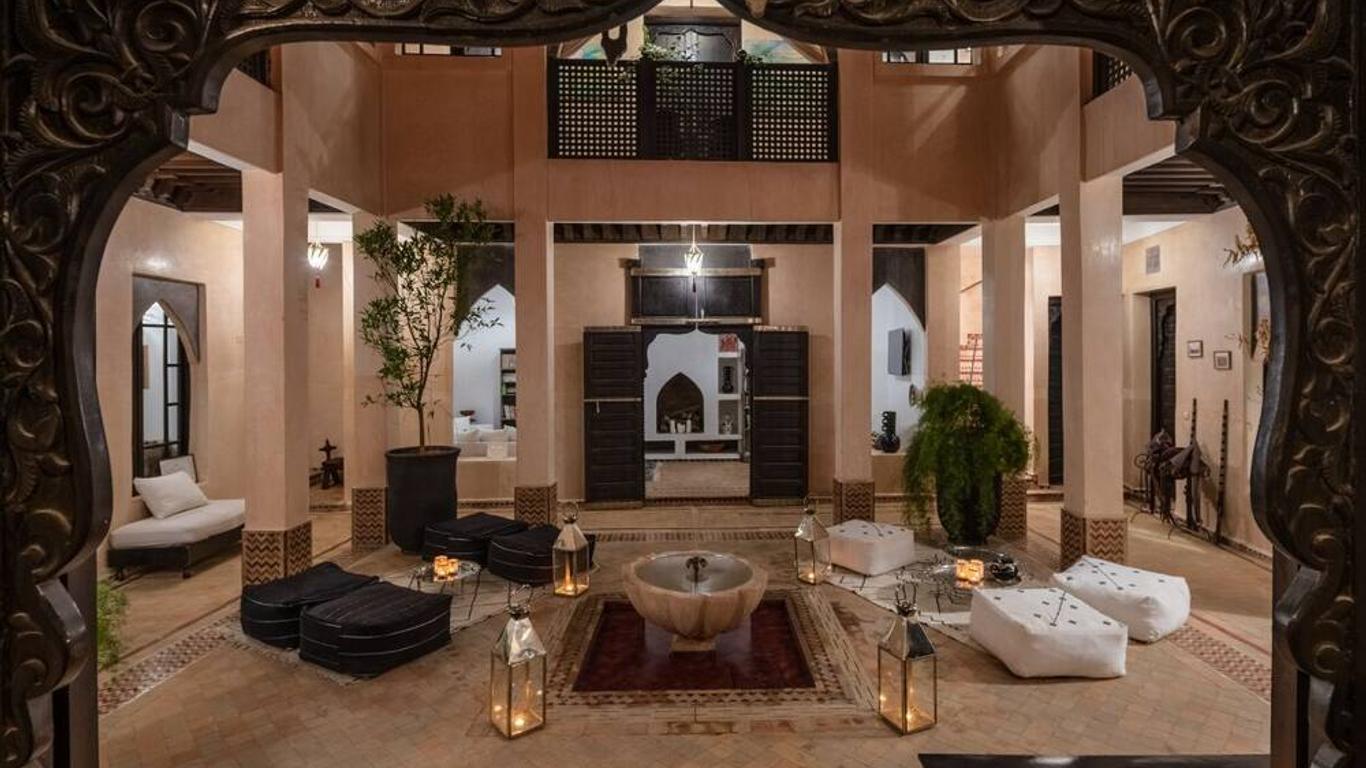 Riad Basidi piscine chauffée sur le toit de la médina