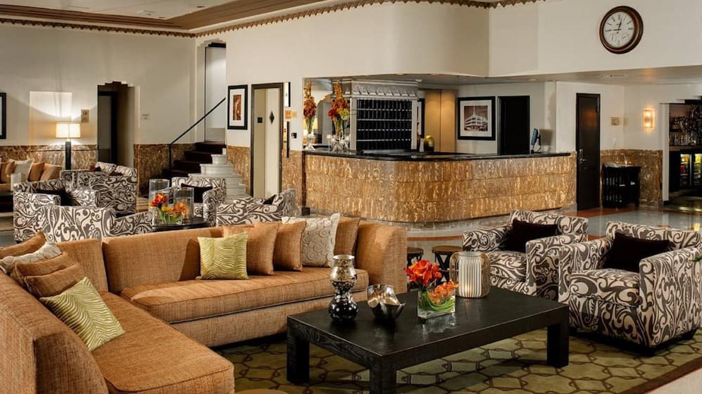Essex House Hotel