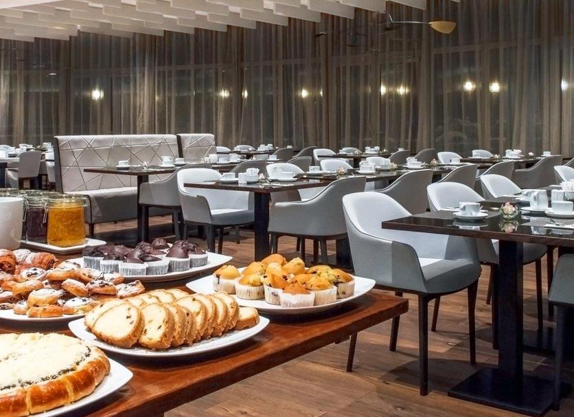 Ruokailuhuone Valokuva