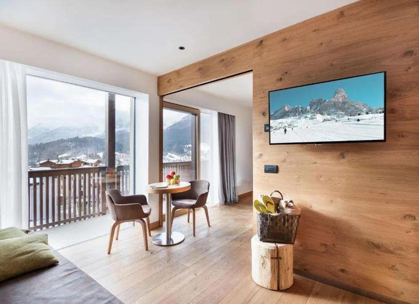 Ruokailuhuone Valokuva