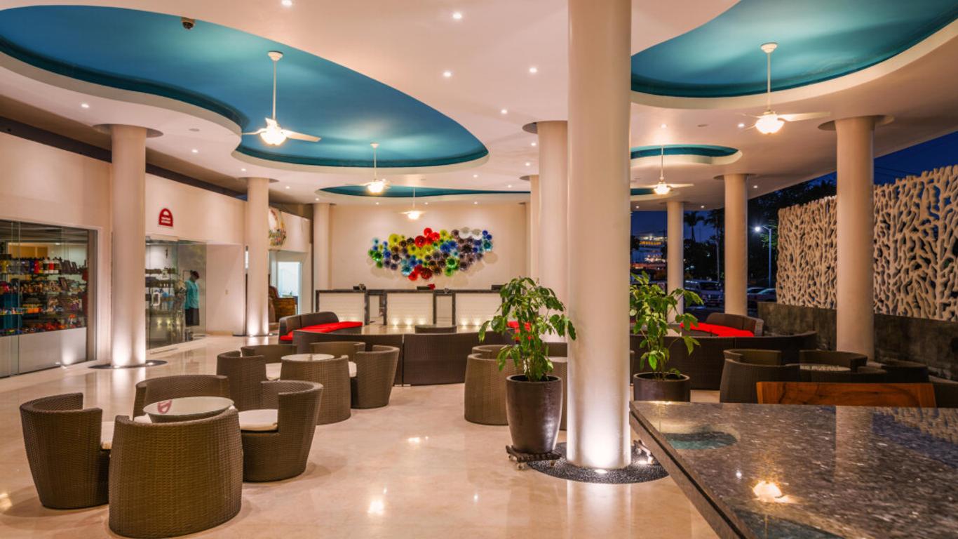Crown Paradise Club Puerto Vallarta