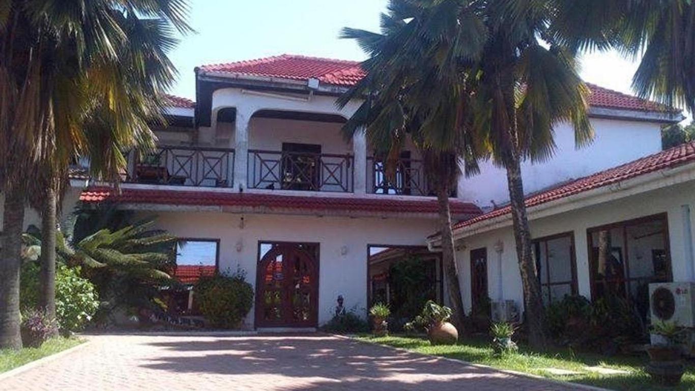 La Paradise Inn