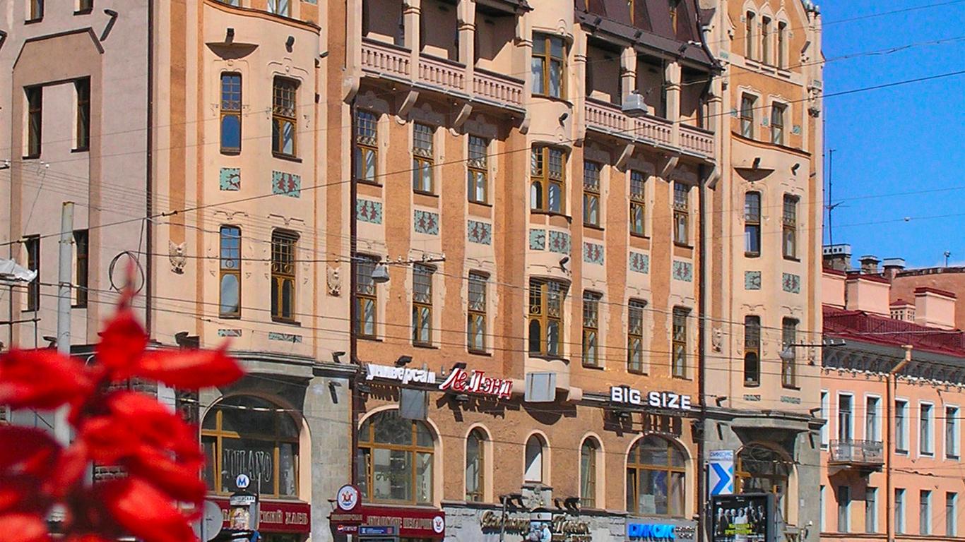 Hotel Dostoevsky