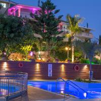 Koukounaria Hotel & Suites